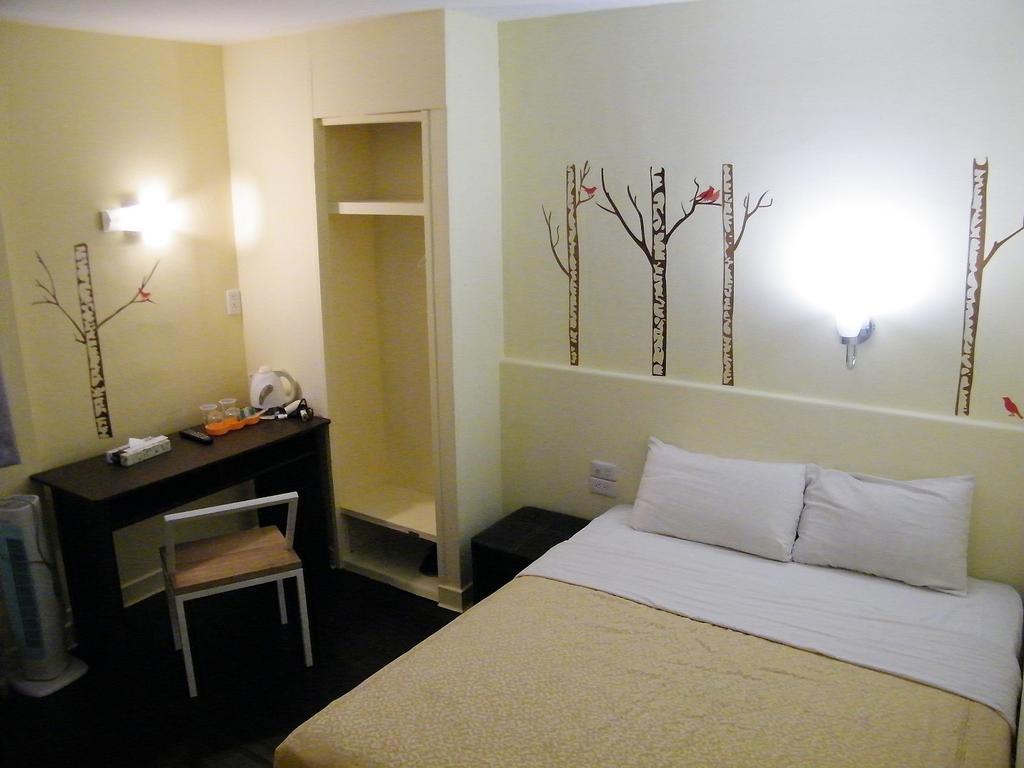 Ting B&B Hotel Kaohsiung Bagian luar foto