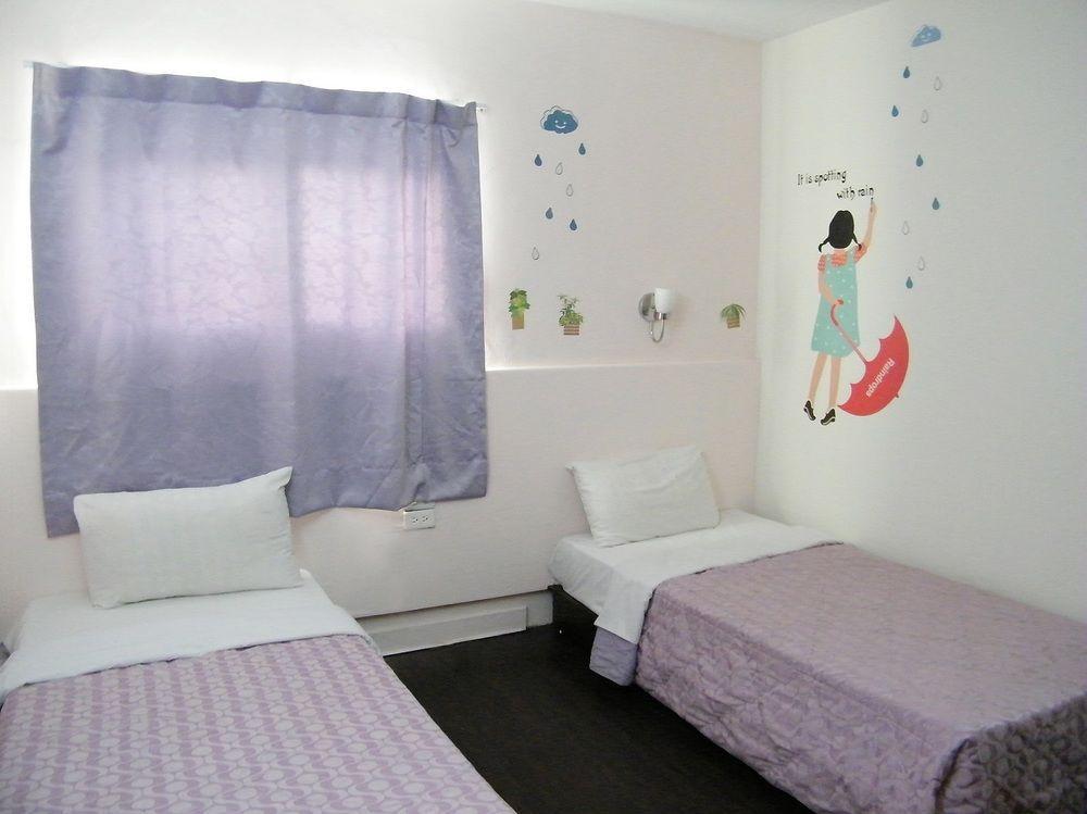 Ting B&B Hotel Kaohsiung Bagian luar foto