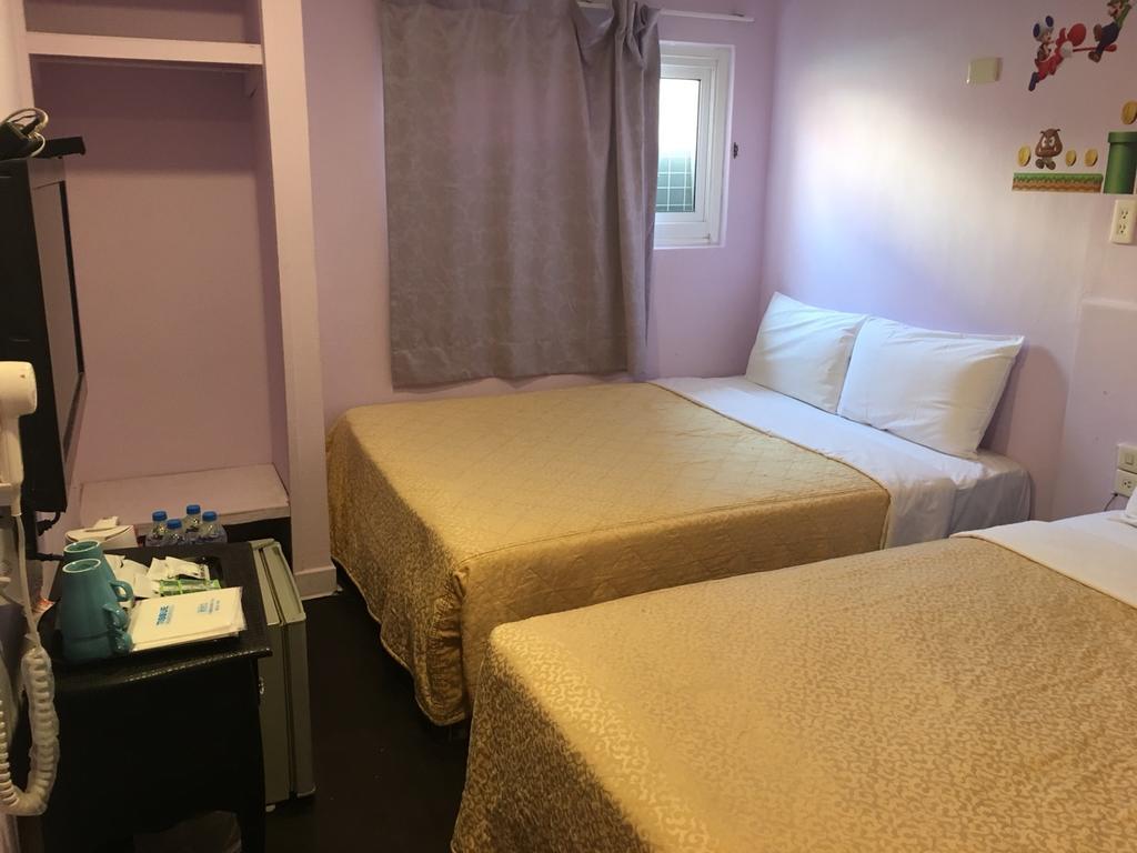 Ting B&B Hotel Kaohsiung Bagian luar foto