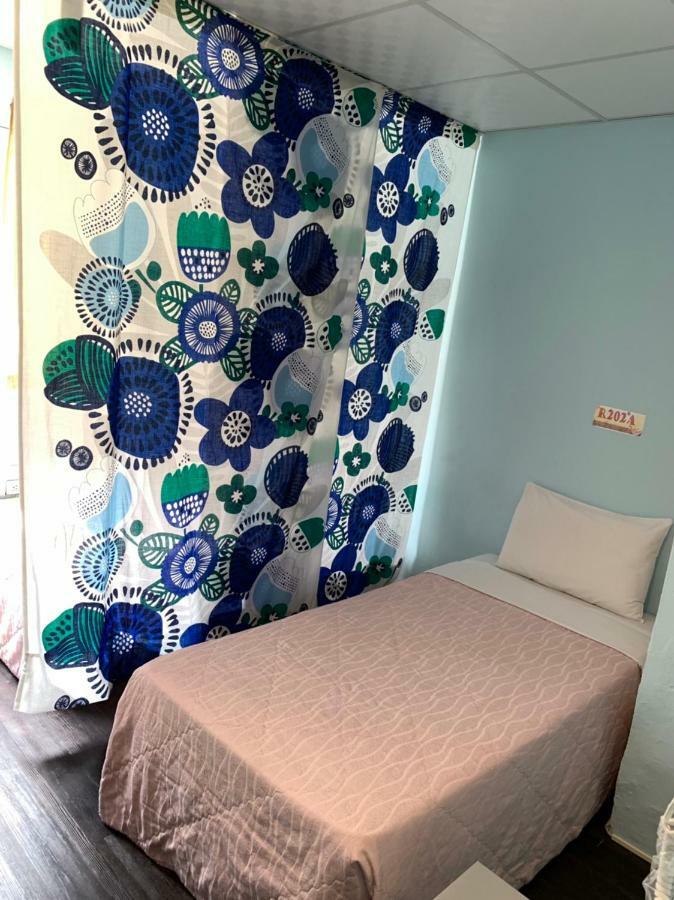 Ting B&B Hotel Kaohsiung Bagian luar foto